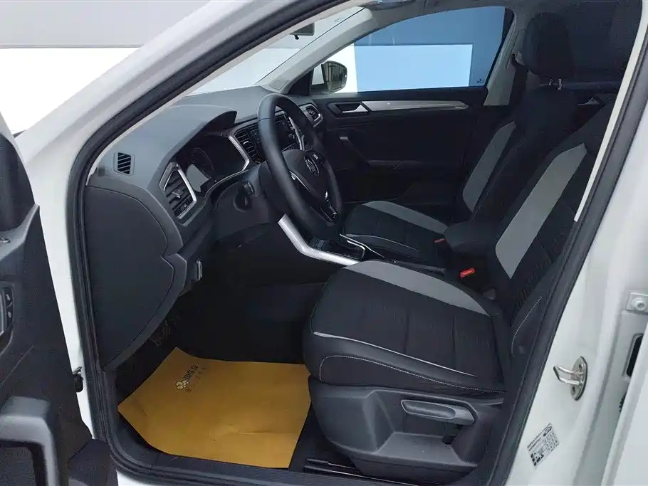 Volkswagen T-Roc 2020 — фото 9