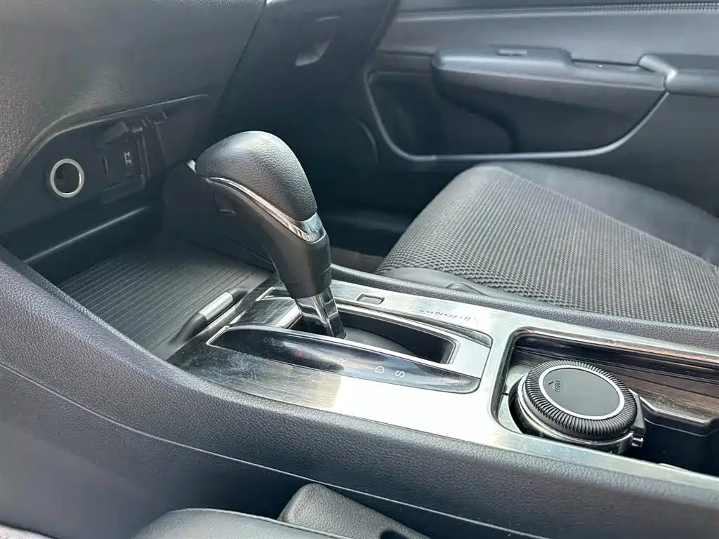 Honda Jade 2015 — фото 15