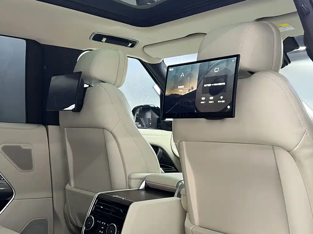 Land Rover Range Rover 2022 — фото 34