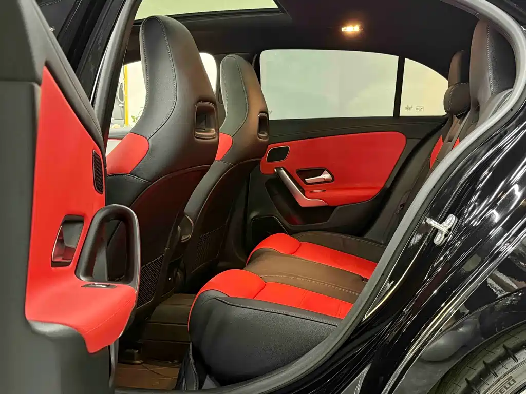 Mercedes-Benz A-Class AMG 2025 — фото 10