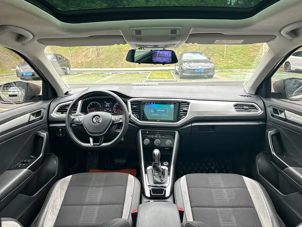Volkswagen T-Roc 2019 — фото 6