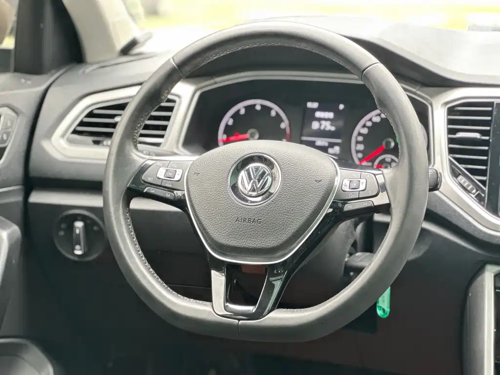 Volkswagen T-Roc 2019 — фото 10