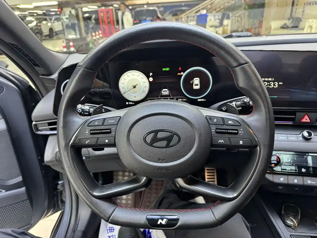 Hyundai Elantra 2023 — фото 17