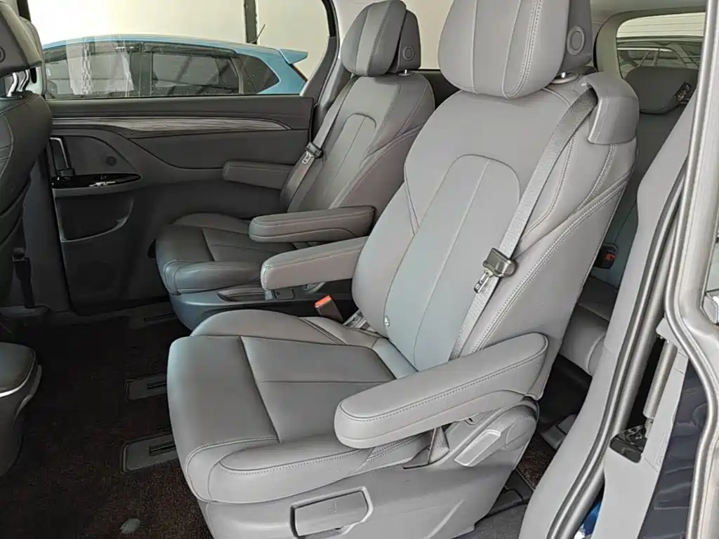 Buick GL8 New Energy 2025 — фото 13