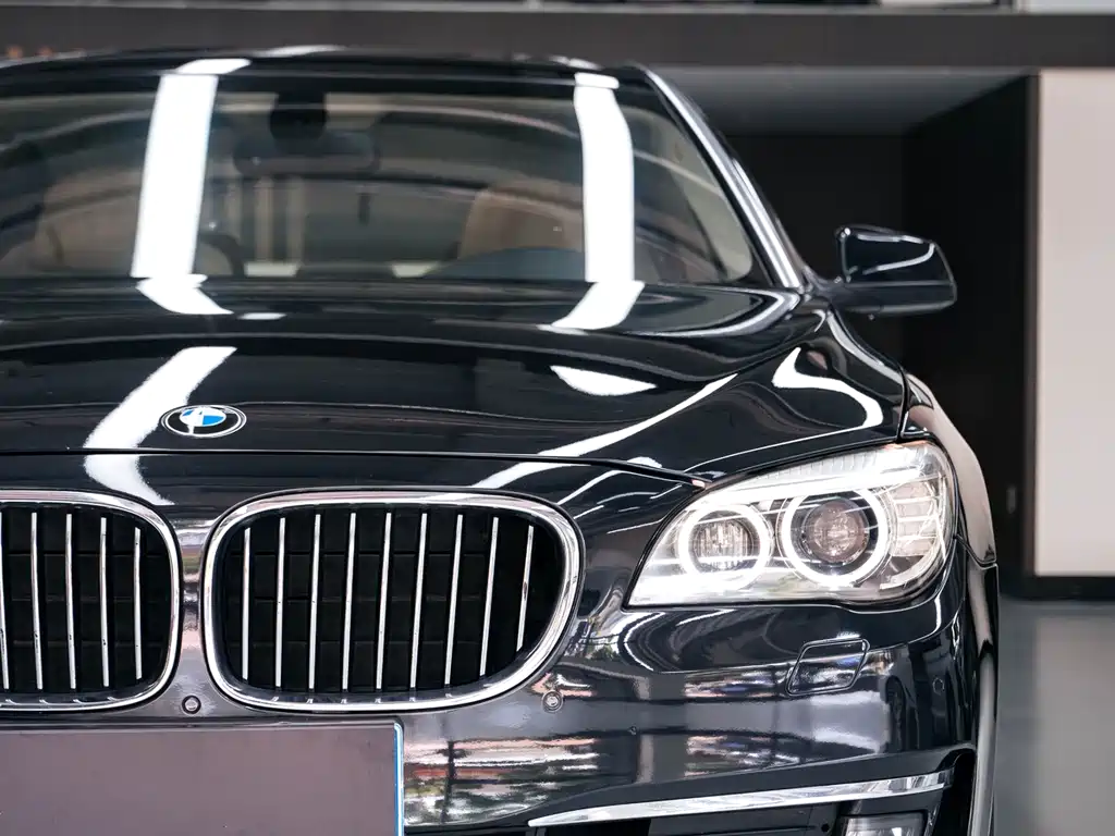 BMW 7 Series 2011 — фото 5