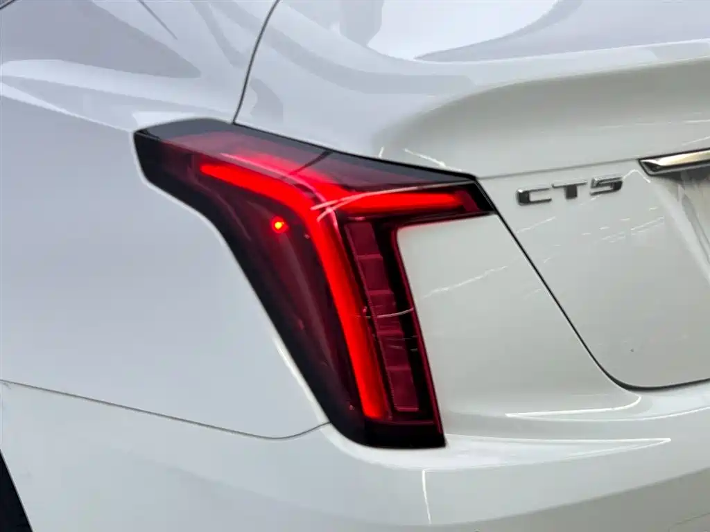 Cadillac CT5 2022 — фото 10