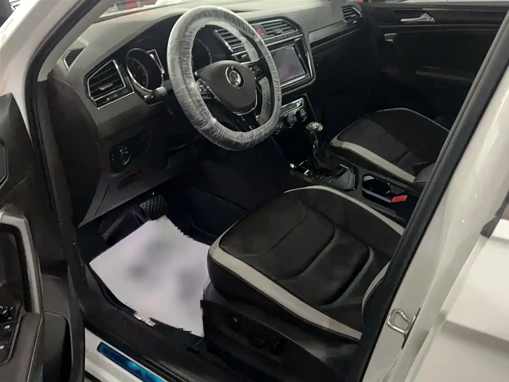 Volkswagen Tiguan L 2019 — фото 8