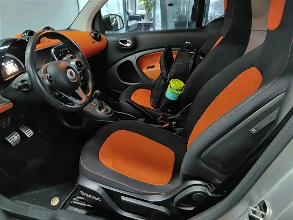 smart Fortwo 2016 — фото 17