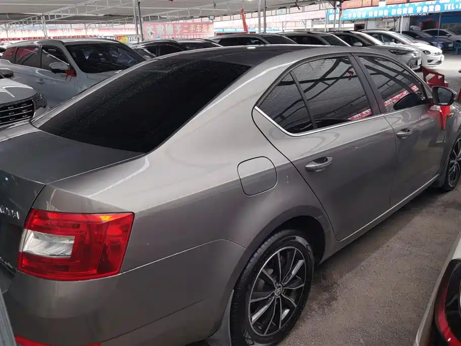 Skoda Octavia 2016 — фото 3