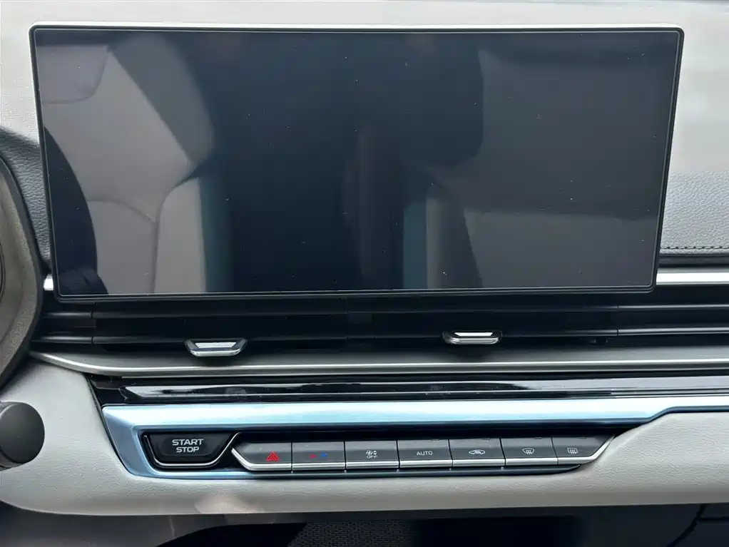 Geely Emgrand 2023 — фото 6