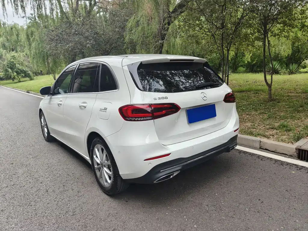 Mercedes-Benz B-Class 2023