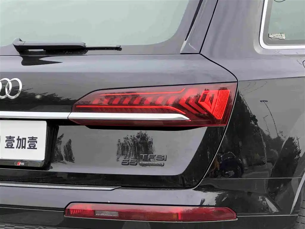 Audi Q7 2023 — фото 18