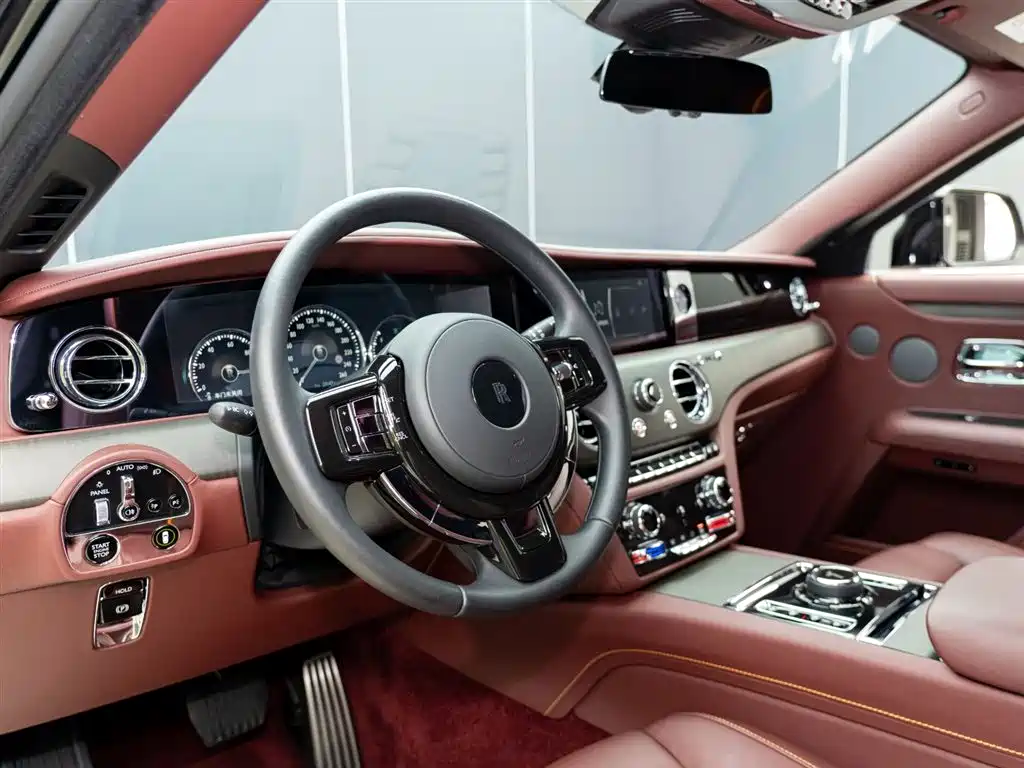 Rolls-Royce Ghost 2021 — фото 10