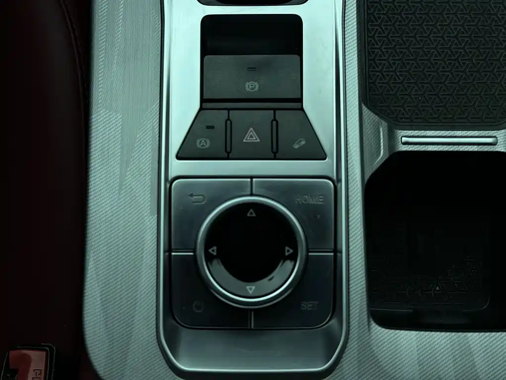 Jetour X70 PLUS 2023 — фото 15
