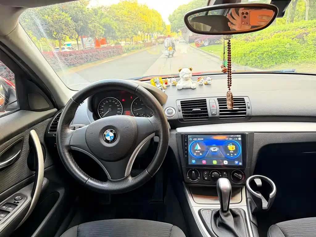 BMW 1 Series 2011 — фото 15