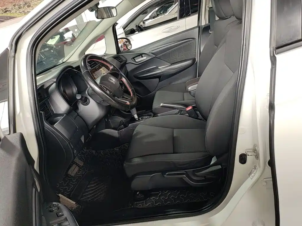 Honda Fit 2017 — фото 15