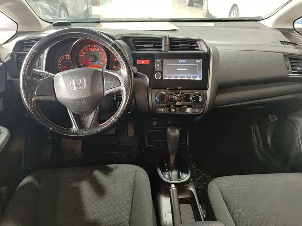 Honda Fit 2017 — фото 10