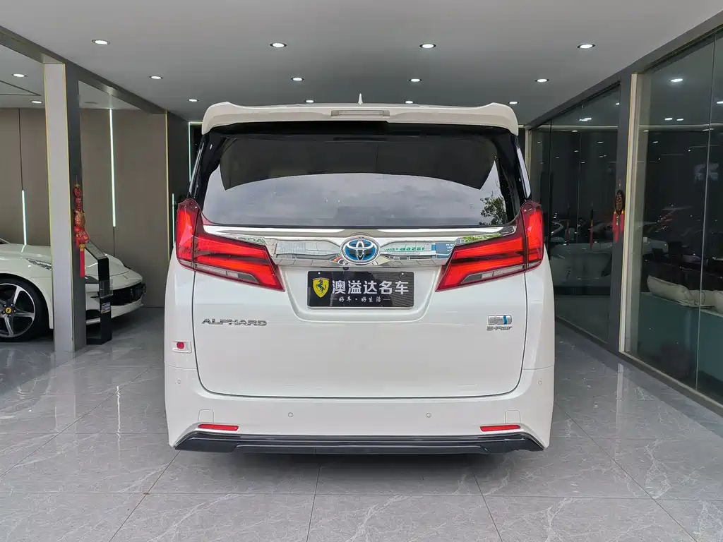 Toyota Alphard 2021 — фото 15
