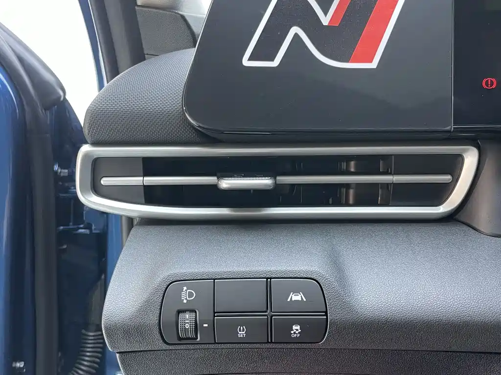 Hyundai Elantra 2022 — фото 15