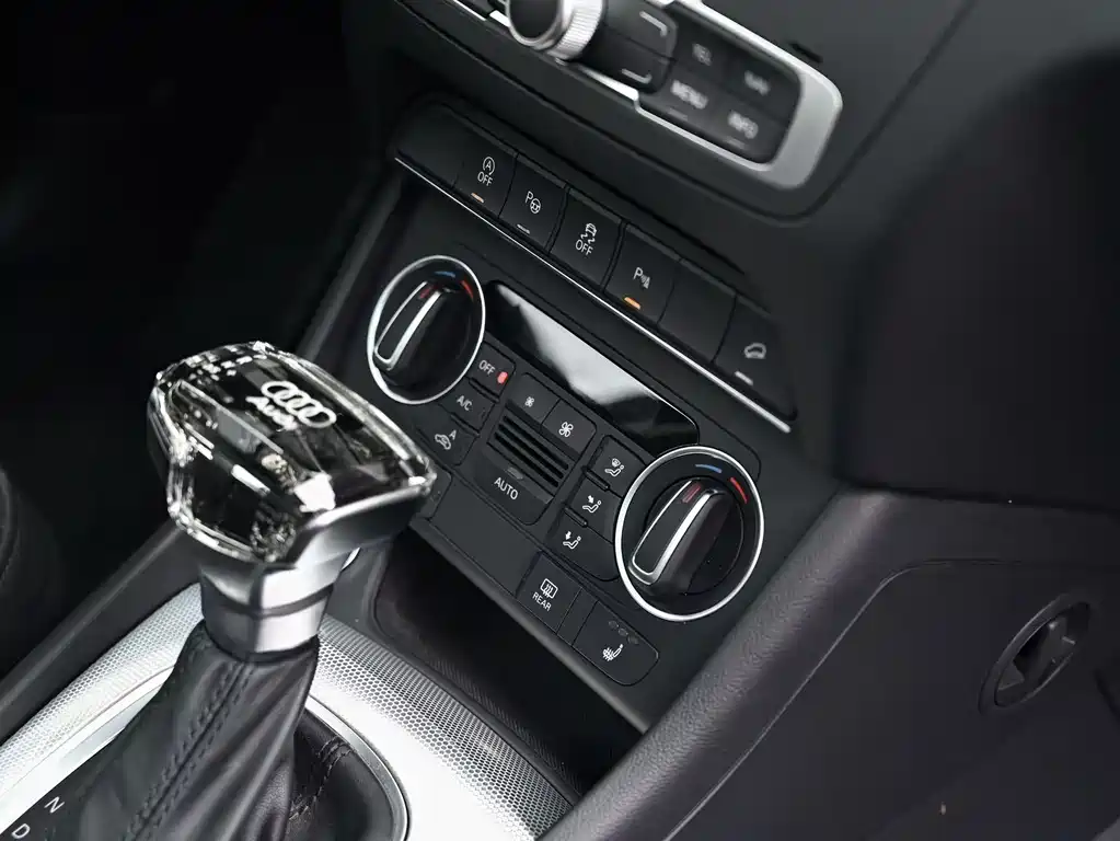 Audi Q3 2017 — фото 13