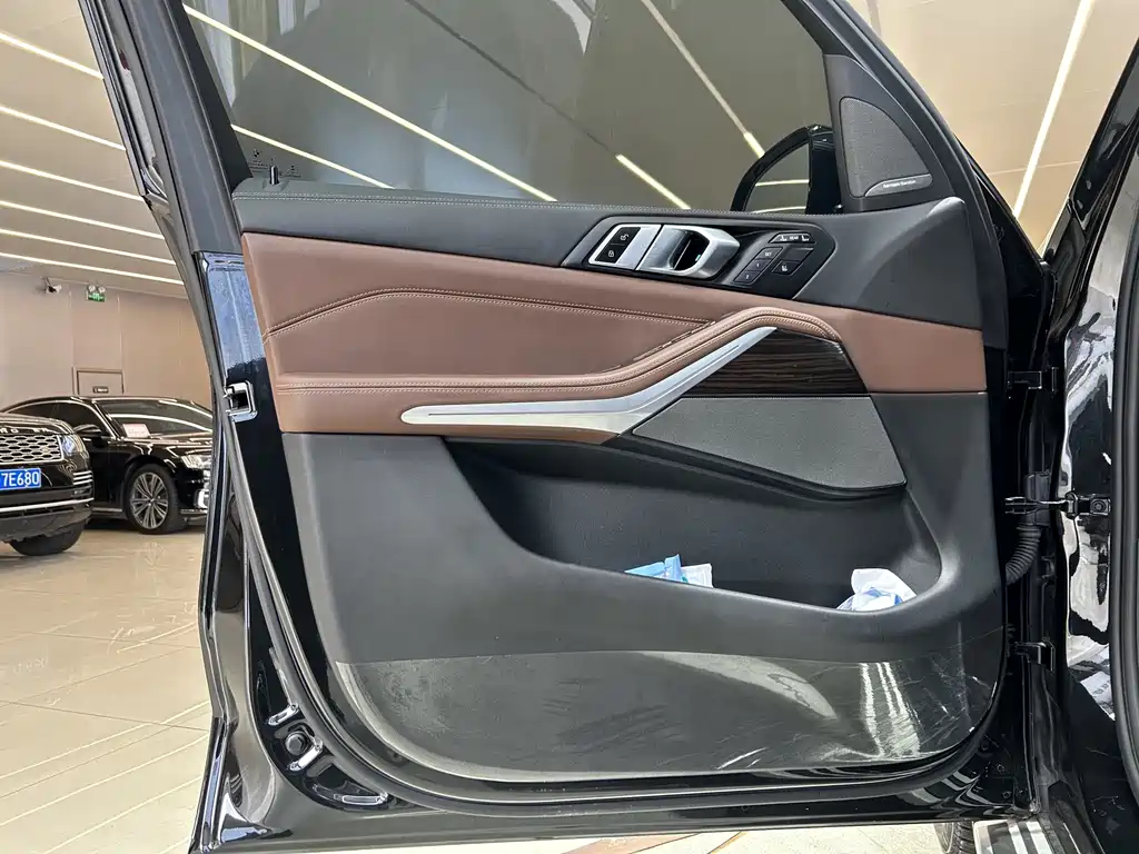 BMW X7 2023 — фото 8