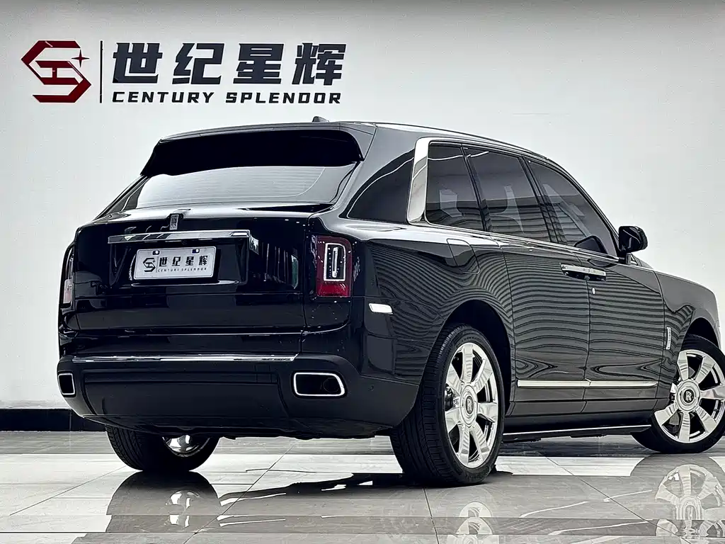 Rolls-Royce Cullinan 2022 — фото 8