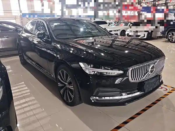 Volvo S90 2022