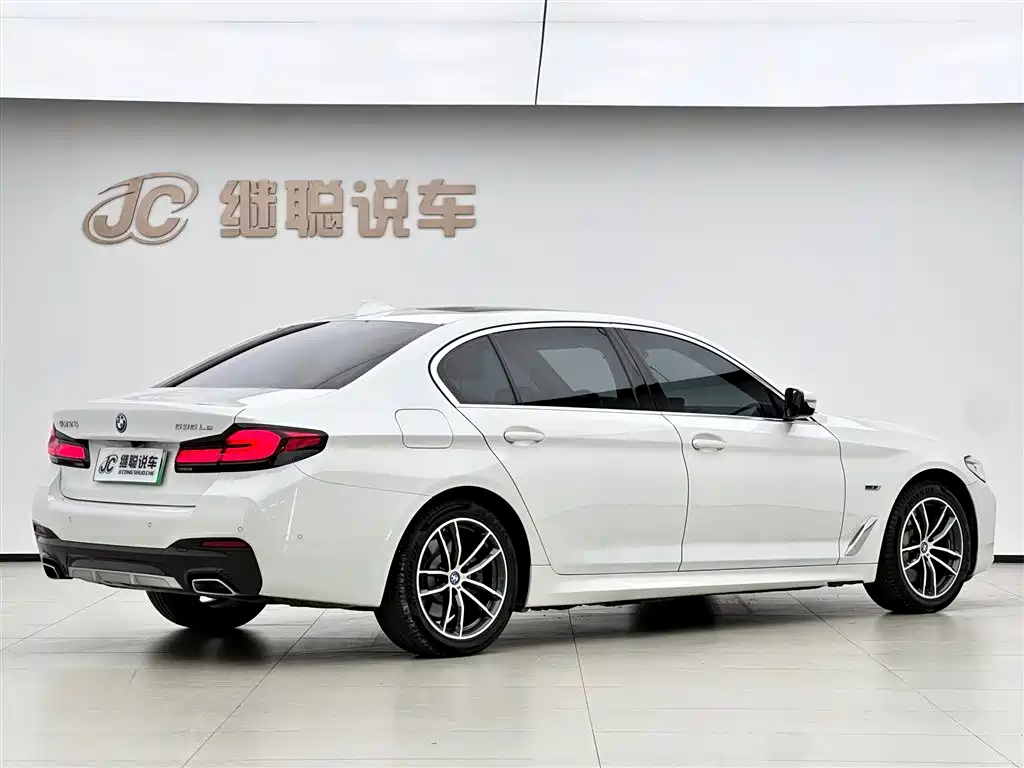 BMW 5 Series New Energy 2022 — фото 5