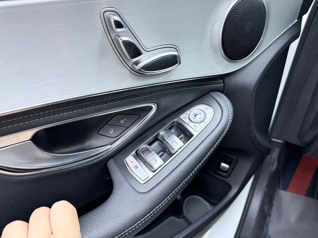 Mercedes-Benz C-Class 2019 — фото 18
