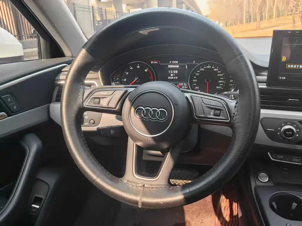 Audi A4L 2019 — фото 9
