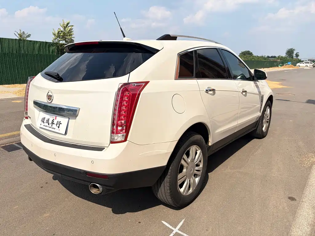 Cadillac SRX 2012 — фото 6
