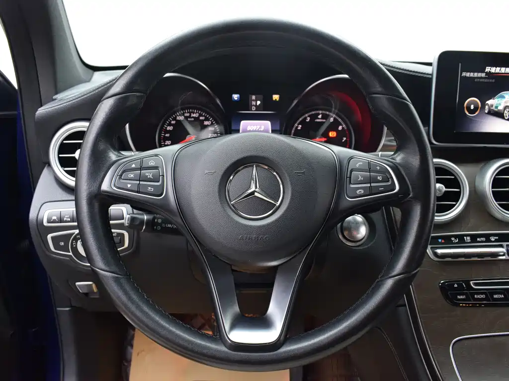 Mercedes-Benz GLC 2019 — фото 12