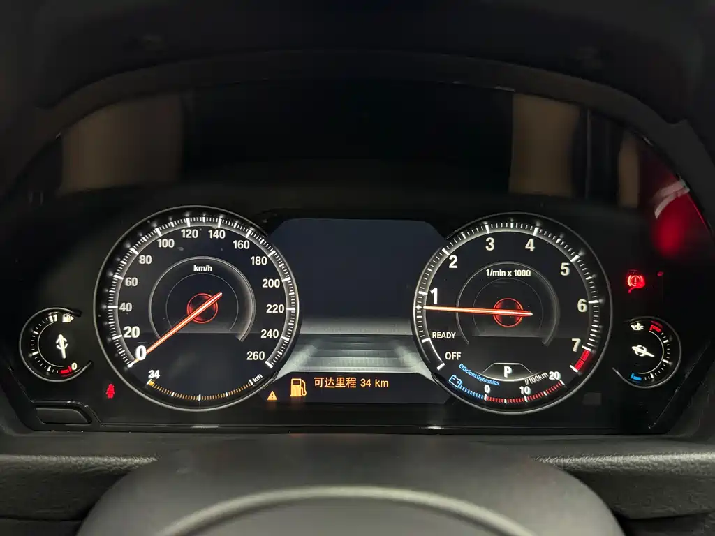 BMW 3 Series 2018 — фото 11