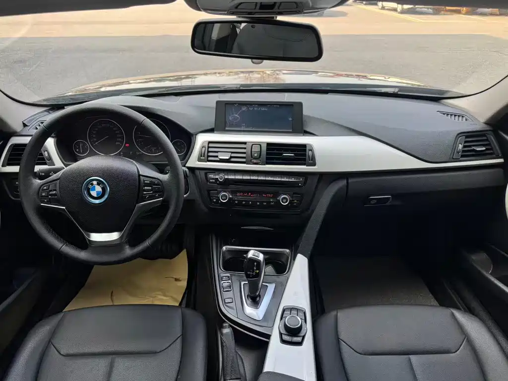 BMW 3 Series 2015 — фото 9