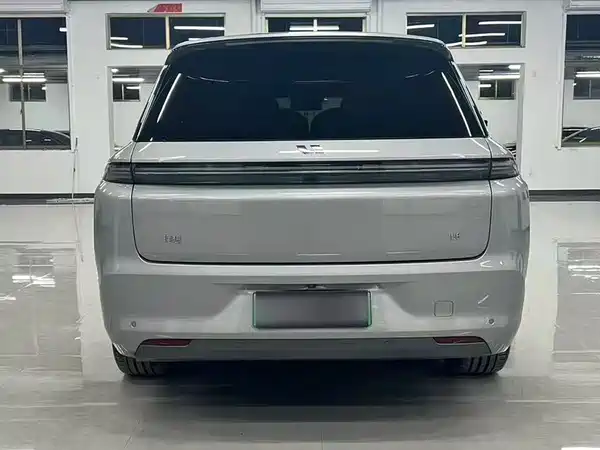 Li Auto L8 2023