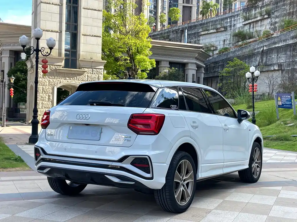 Audi Q2L 2022