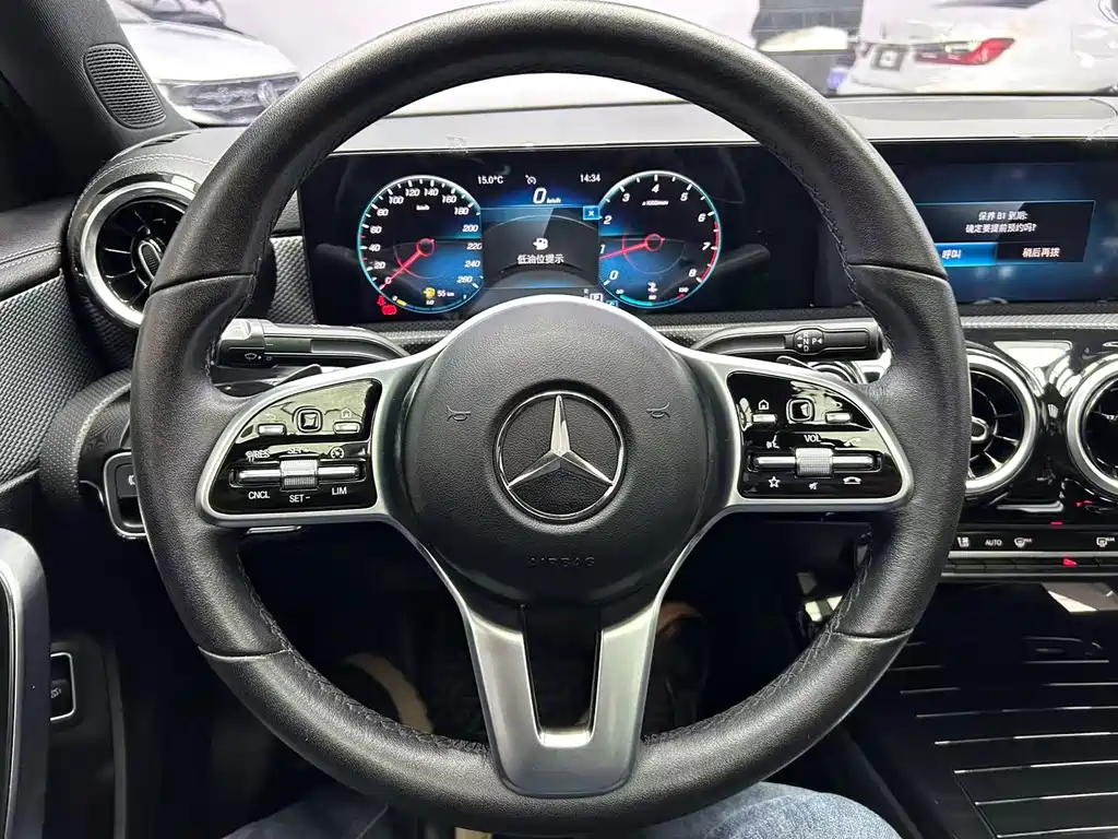 Mercedes-Benz A-Class 2022 — фото 12