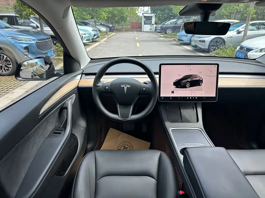 Tesla Model Y 2023 — фото 13