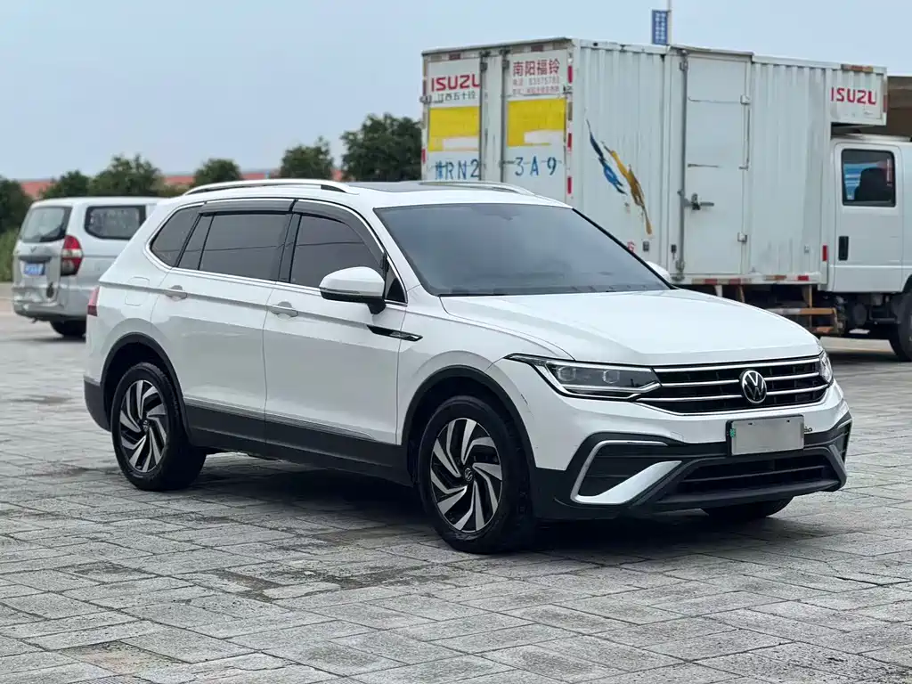 Volkswagen Tiguan L 2023