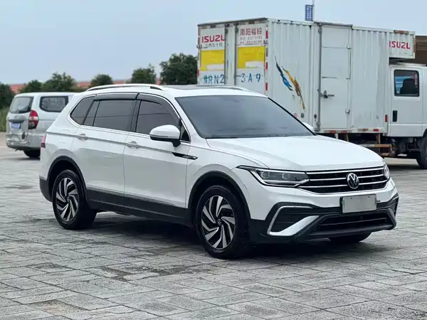 Volkswagen Tiguan L 2023