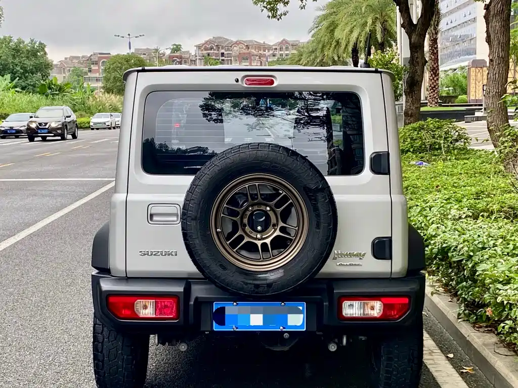 Suzuki Jimny 2025 — фото 8