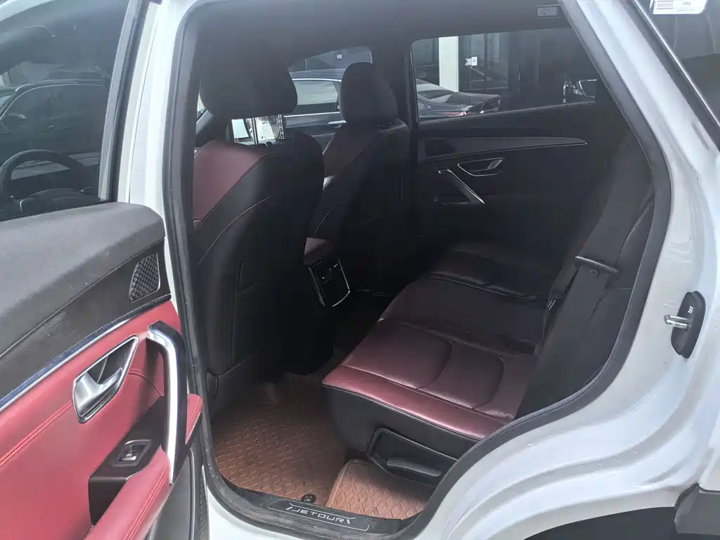 Jetour X70 PLUS 2023
