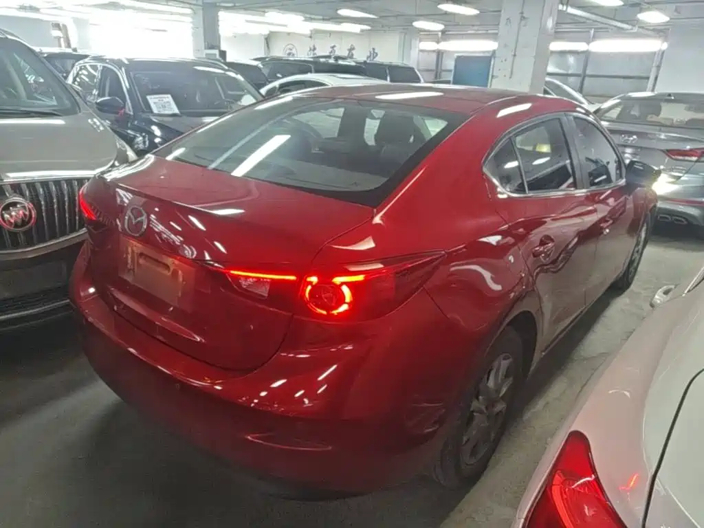 Mazda 3 Axela 2018 — фото 7