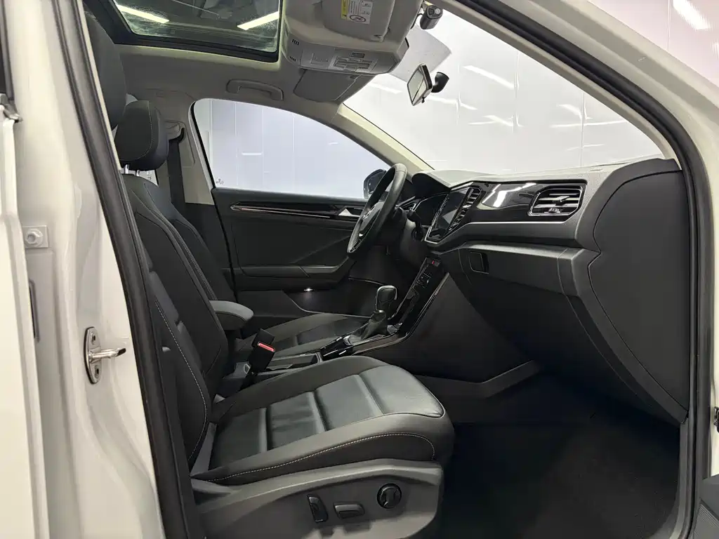 Volkswagen T-Roc 2022 — фото 14