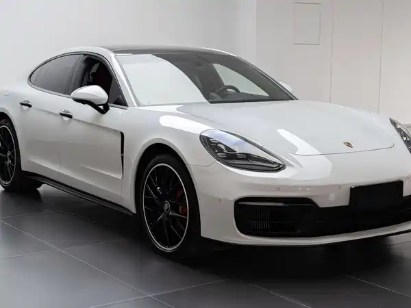 Porsche Panamera 2022