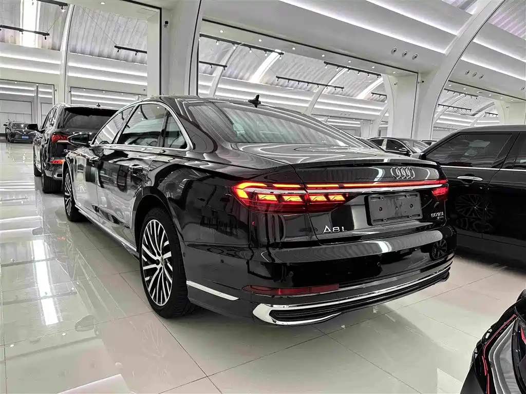 Audi A8 2023