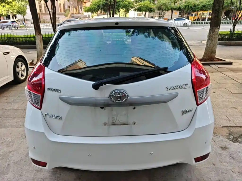 Toyota Yaris L 2016