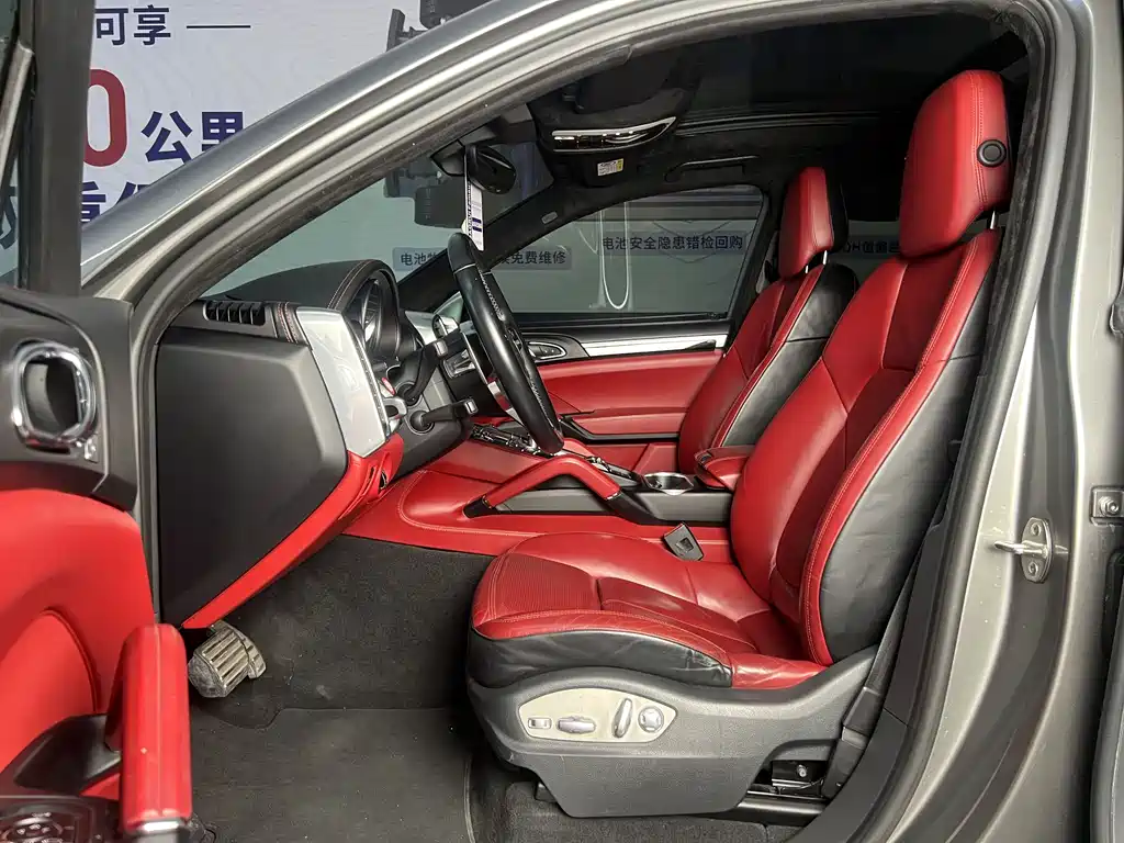 Porsche Cayenne 2017 — фото 13