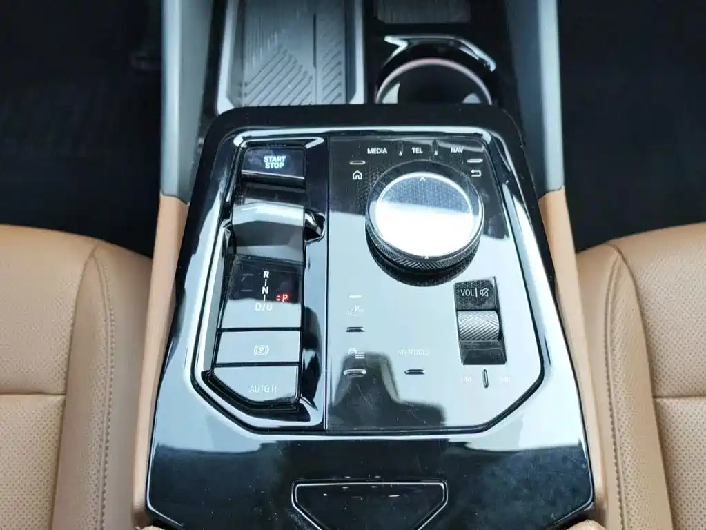 BMW i5 2025 — фото 10
