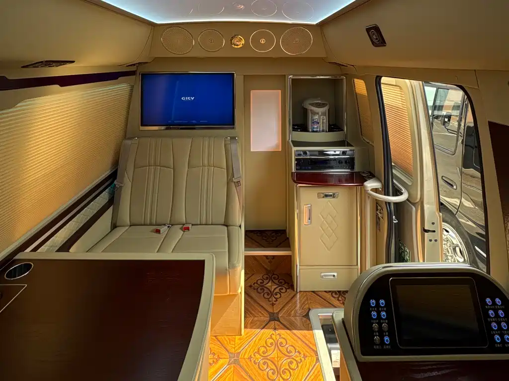 Toyota Coaster 2020 — фото 10